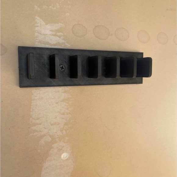 Hockey stick holder - Picture 1 of 2